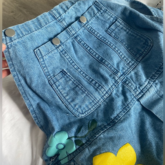 Overalls With Cute Flower Print !! - Picture 4 of 4